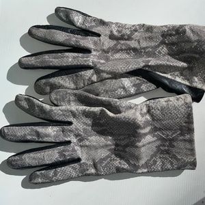 Leather Snakeskin gloves